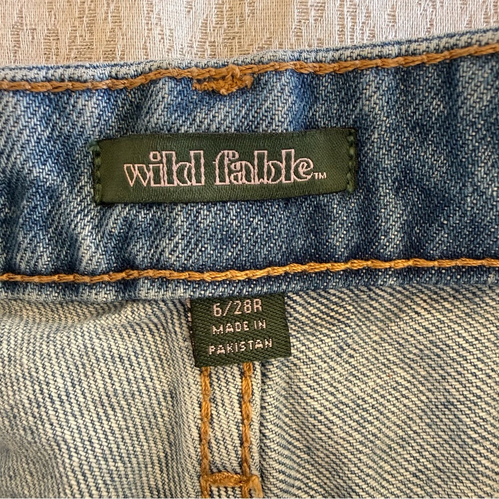 Wild Fable Womens Size 6 Blue Denim Mom Shorts Happy Embroidery - Picture 9 of 16